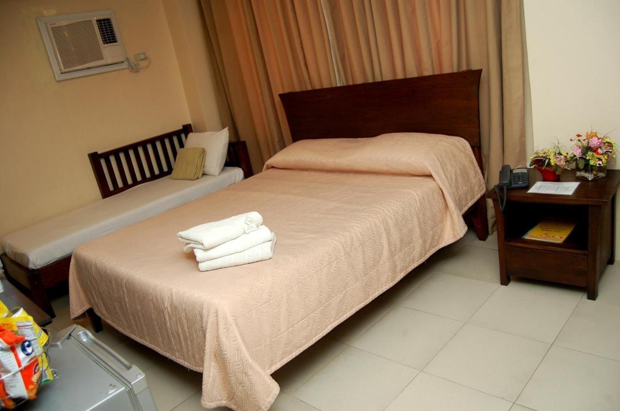 Isabel Suites Laoag Ruang foto